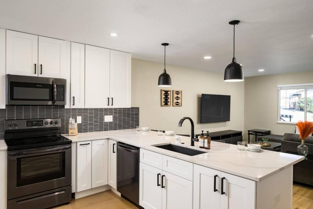 Cheerful Denver Hideaway W 2 Queen Beds Unit B Arvada Ngoại thất bức ảnh